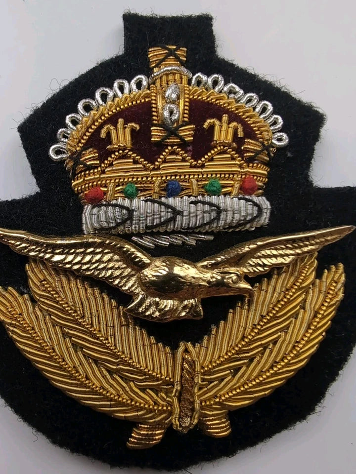 Kings Crown RAF No1 Service Dress Uniform Officers Peak Cap Badge