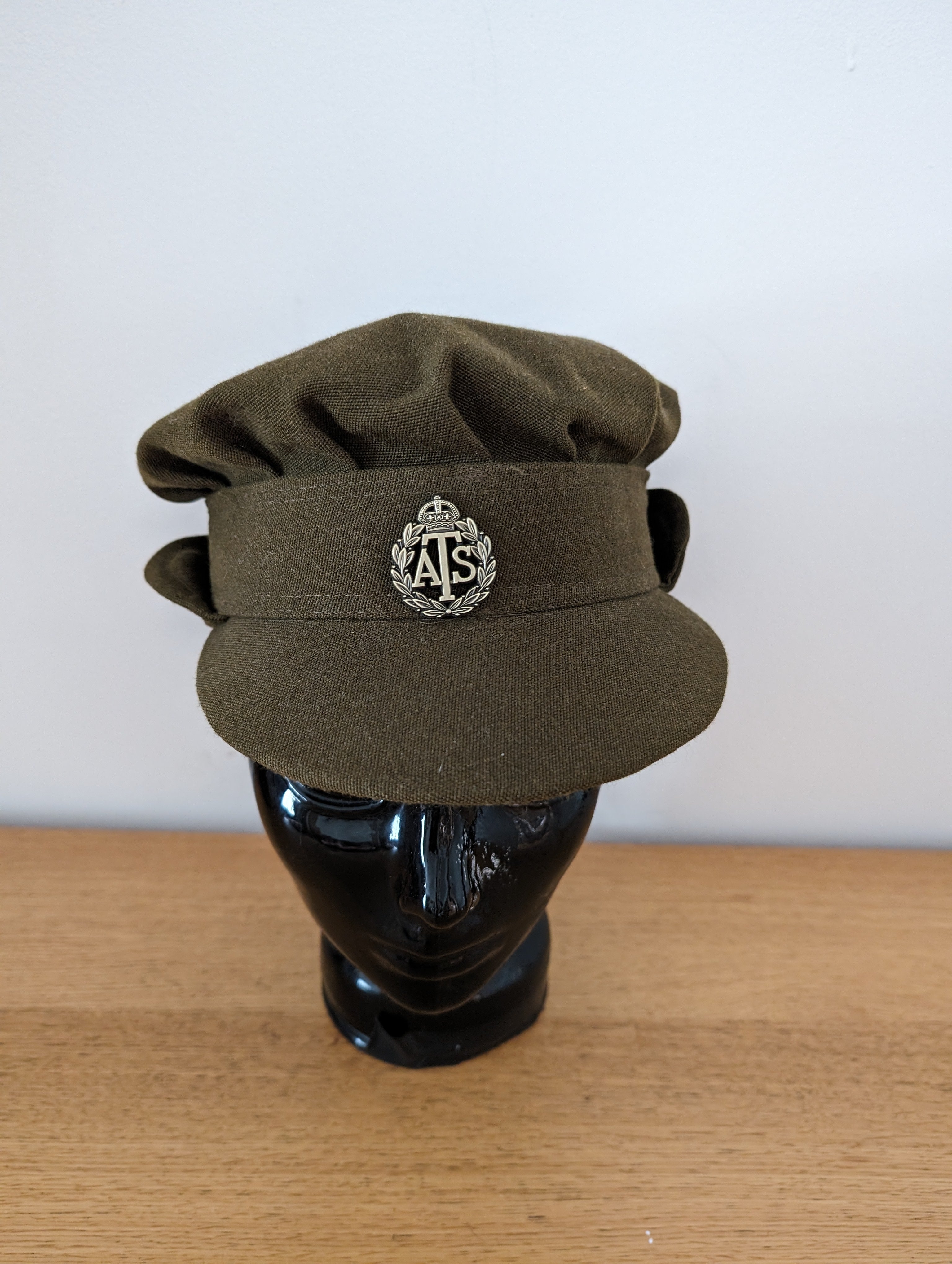 Auxiliary Territorial Service Service Dress Uniform Cap & Hat Badge