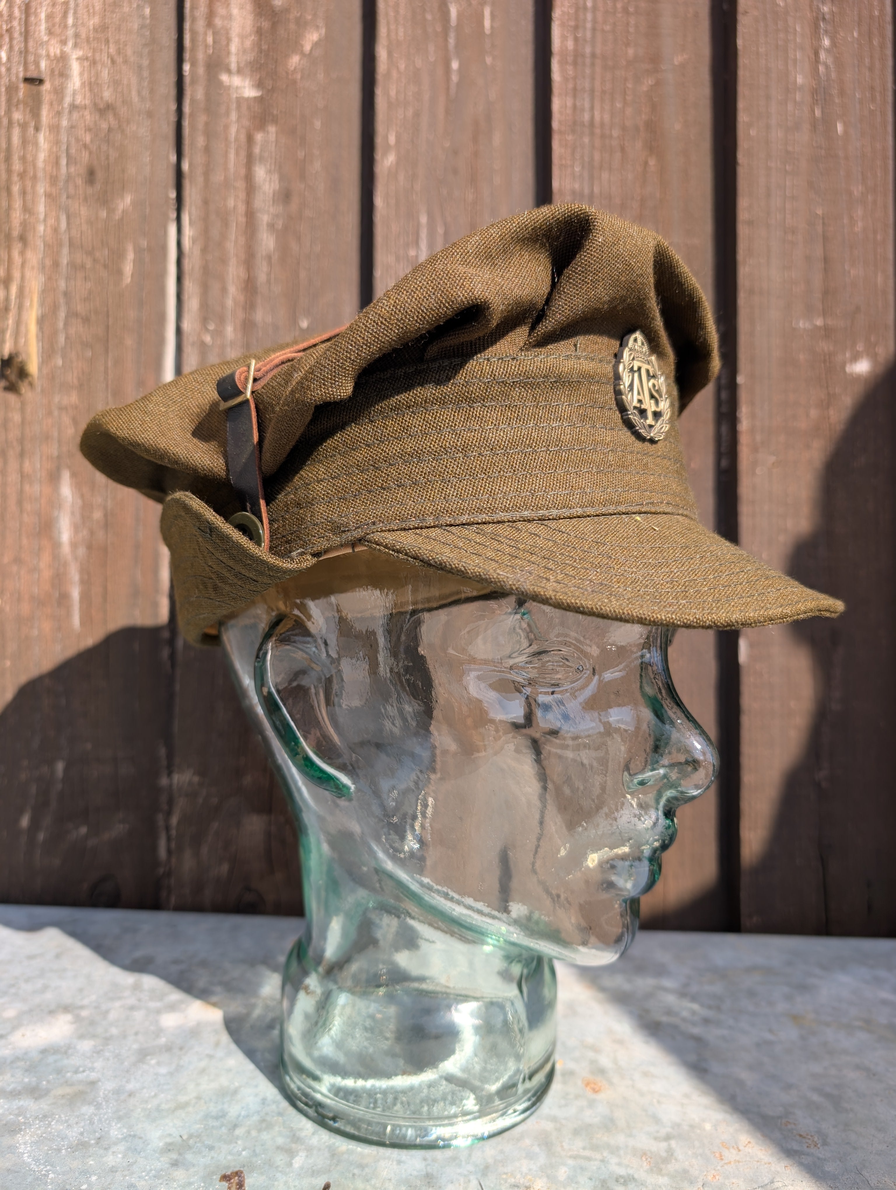 Auxiliary Territorial Service Service Dress Uniform Cap & Hat Badge