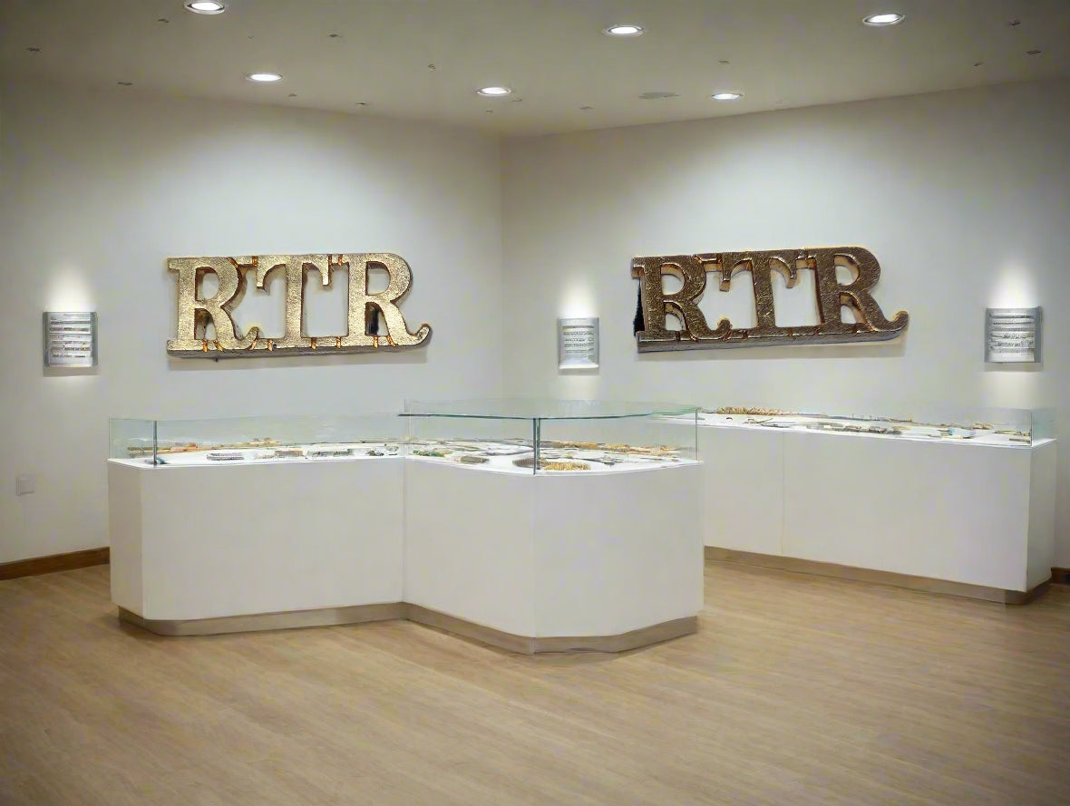 RTR ( Royal Tank Regiment ) Shoulder Titles