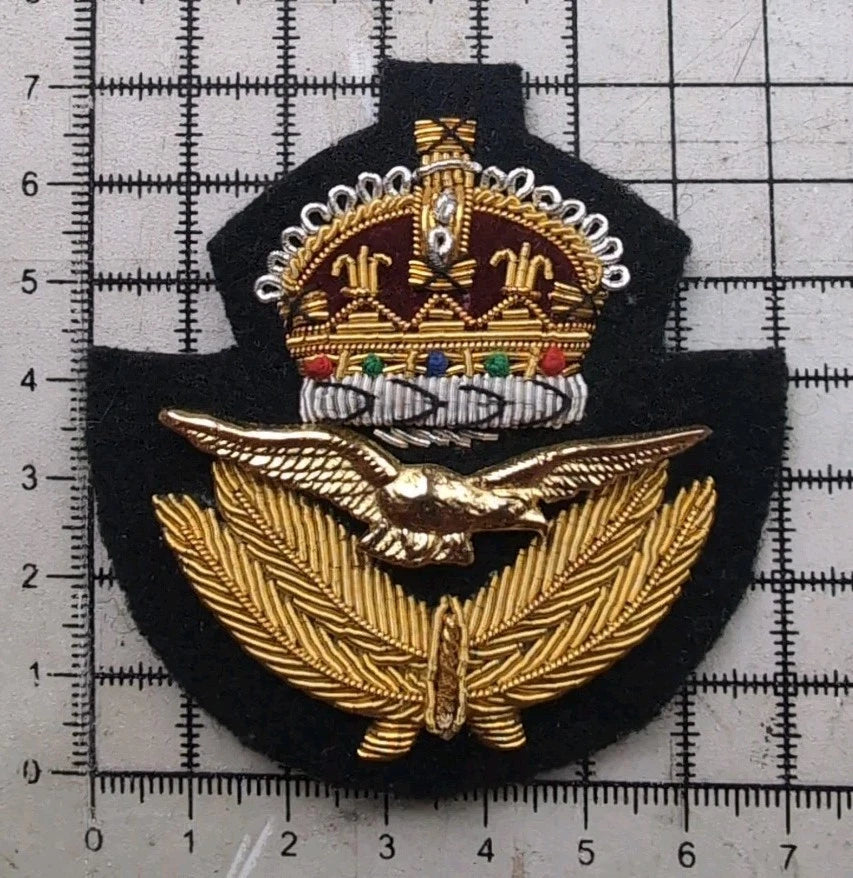 Kings Crown RAF No1 Service Dress Uniform Officers Peak Cap Badge