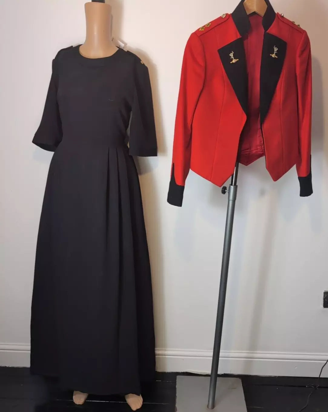 UK Ladies 6 to 8 British Army R SIGNALS Woman's Mess Uniform Jacket & Dress Officer ( our ref  Y235 )