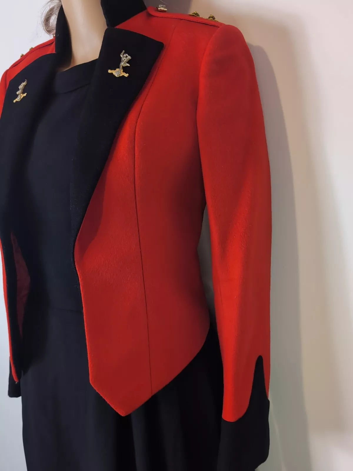 UK Ladies 6 to 8 British Army R SIGNALS Woman's Mess Uniform Jacket & Dress Officer ( our ref  Y235 )