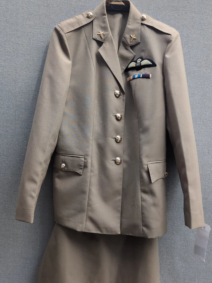 Woman's RAF No6 Officers Uniform Jacket & Skirt Bush Tropical Warm Weather WRAF ( stock location G21 E)”