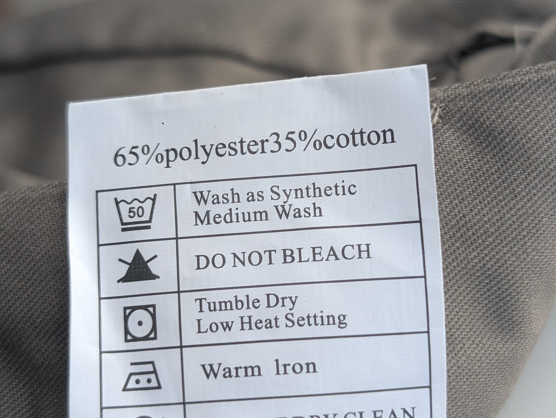 Woman's Tropical Warm Weather Stone Safari Shorts washing label 