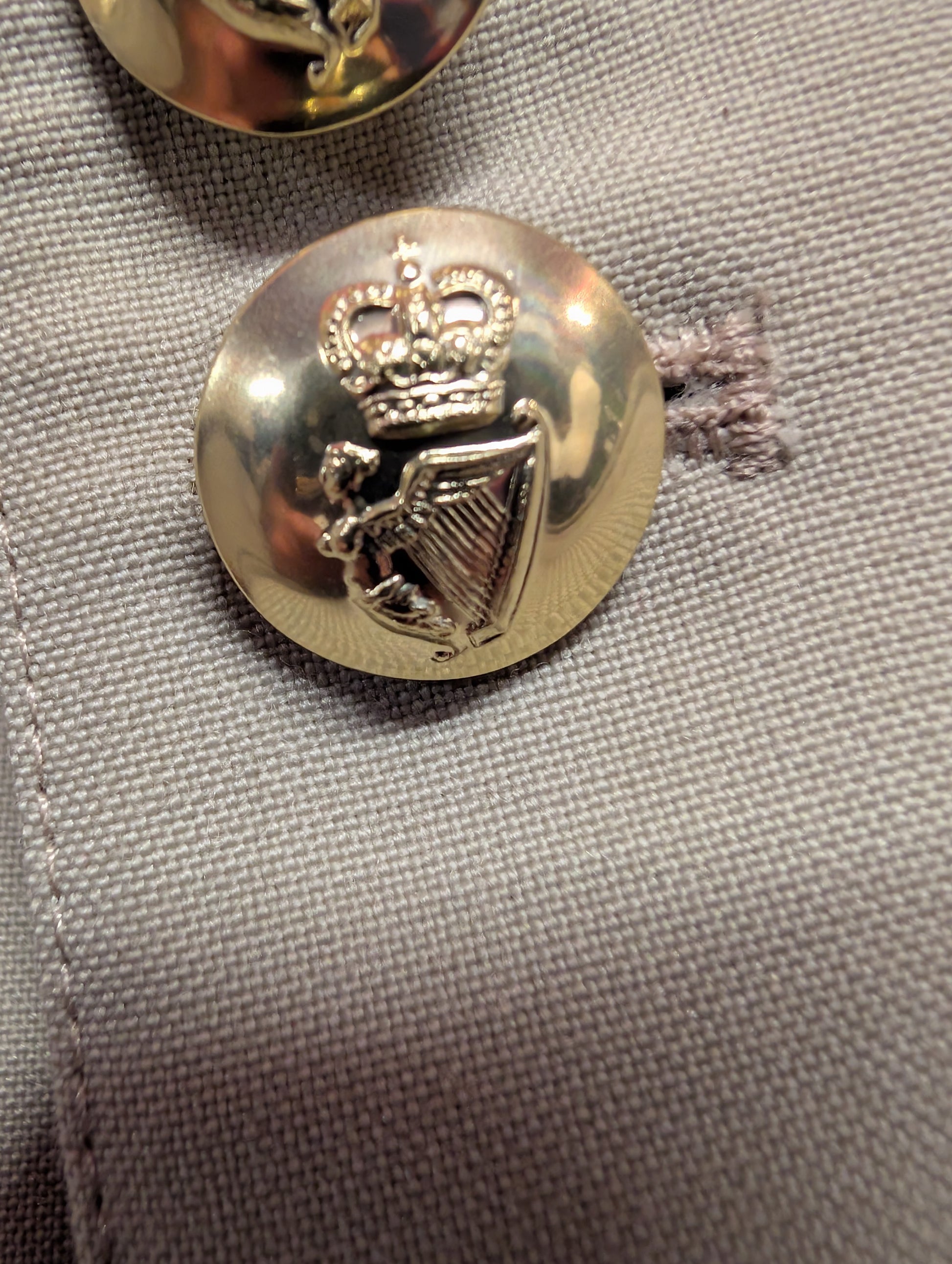 button on Irish Guards No.4 Service Dress Tropical Uniform Jacket | GDSM