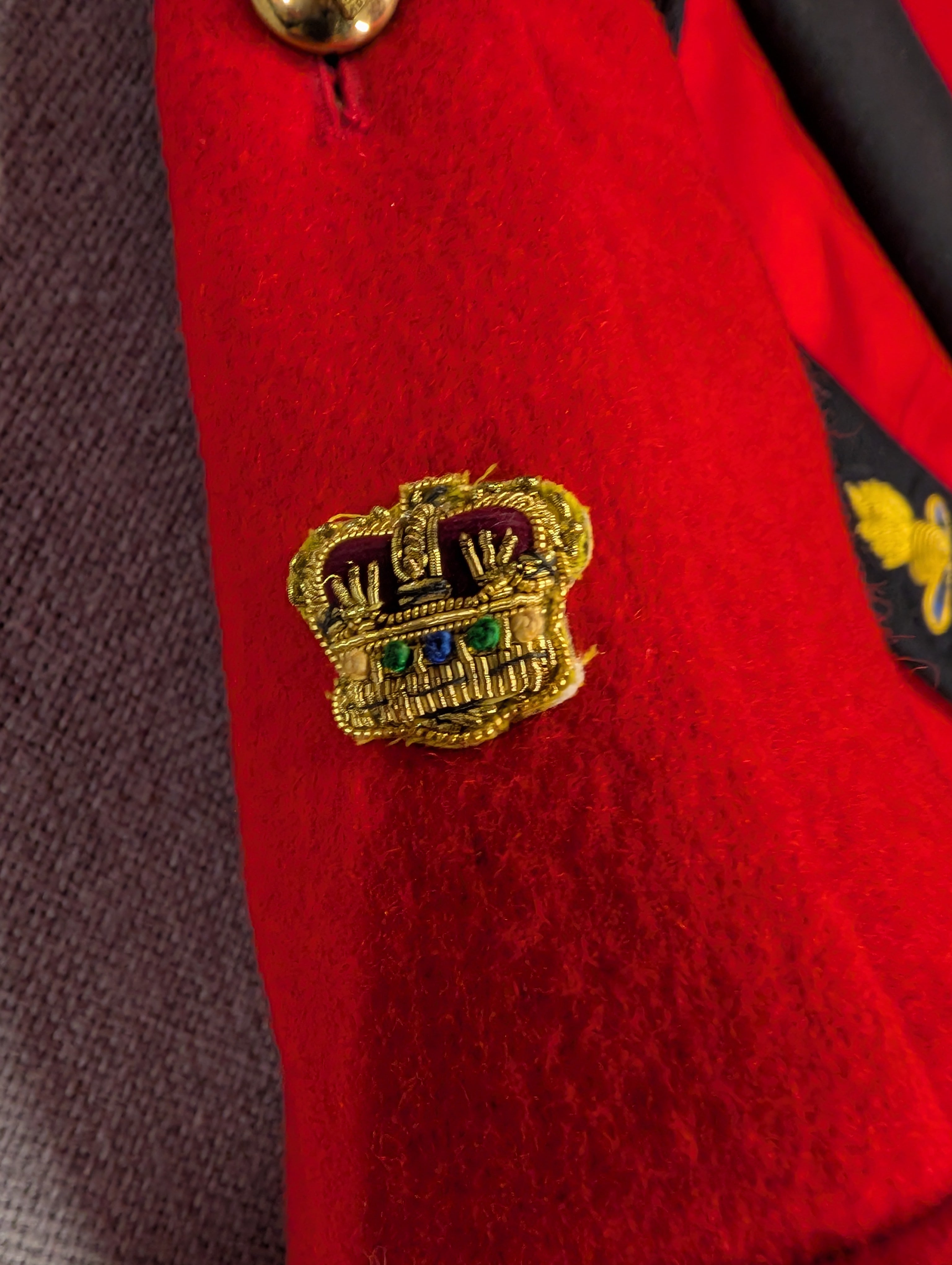 44" Short Royal Engineers Mess Dress Uniform Jacket  No.10 ( our ref G138 )