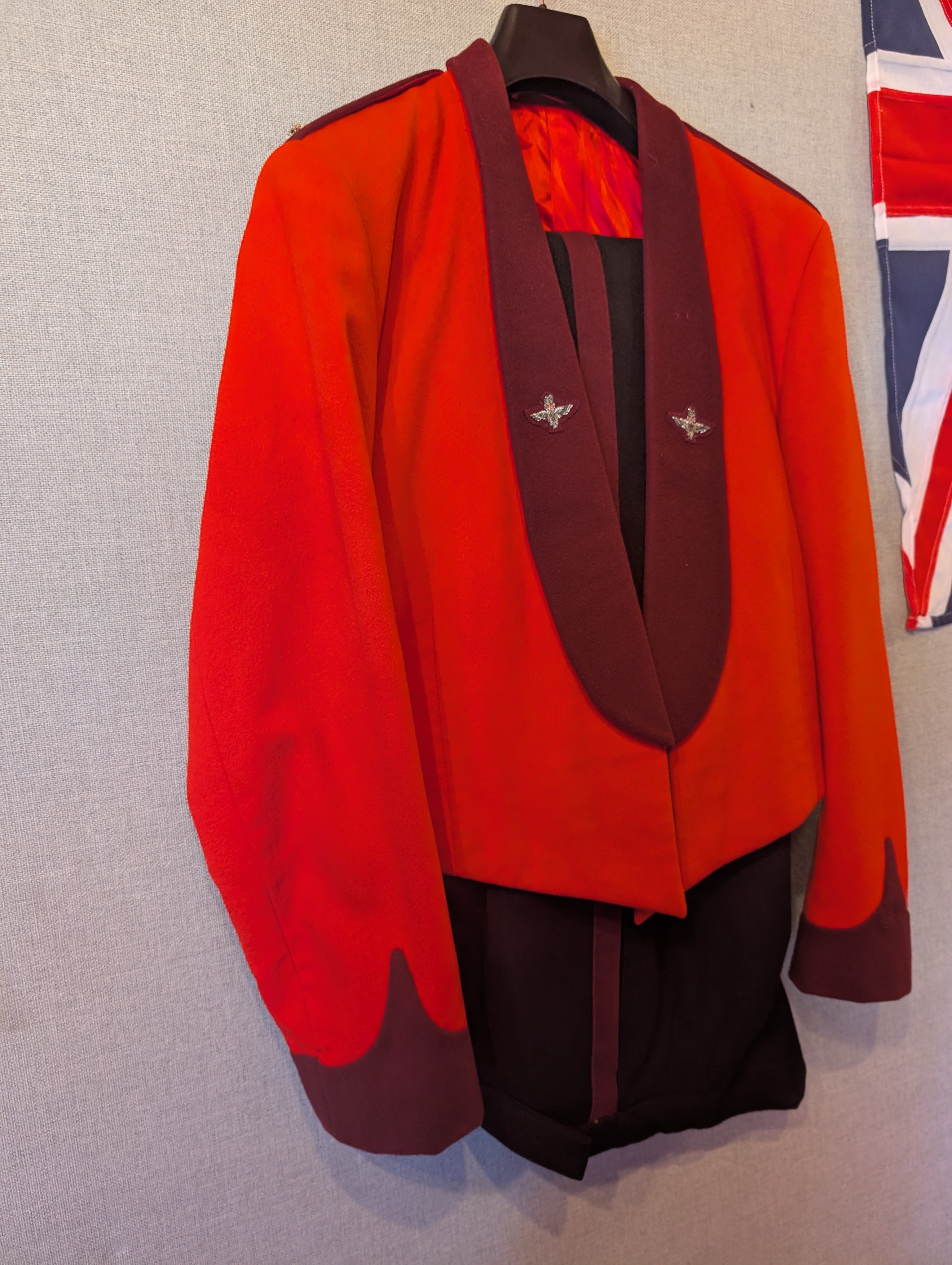 Parachute Regiment Mess Dress 42" Regular Jacket Waistcoat & Trousers ( our ref G86)