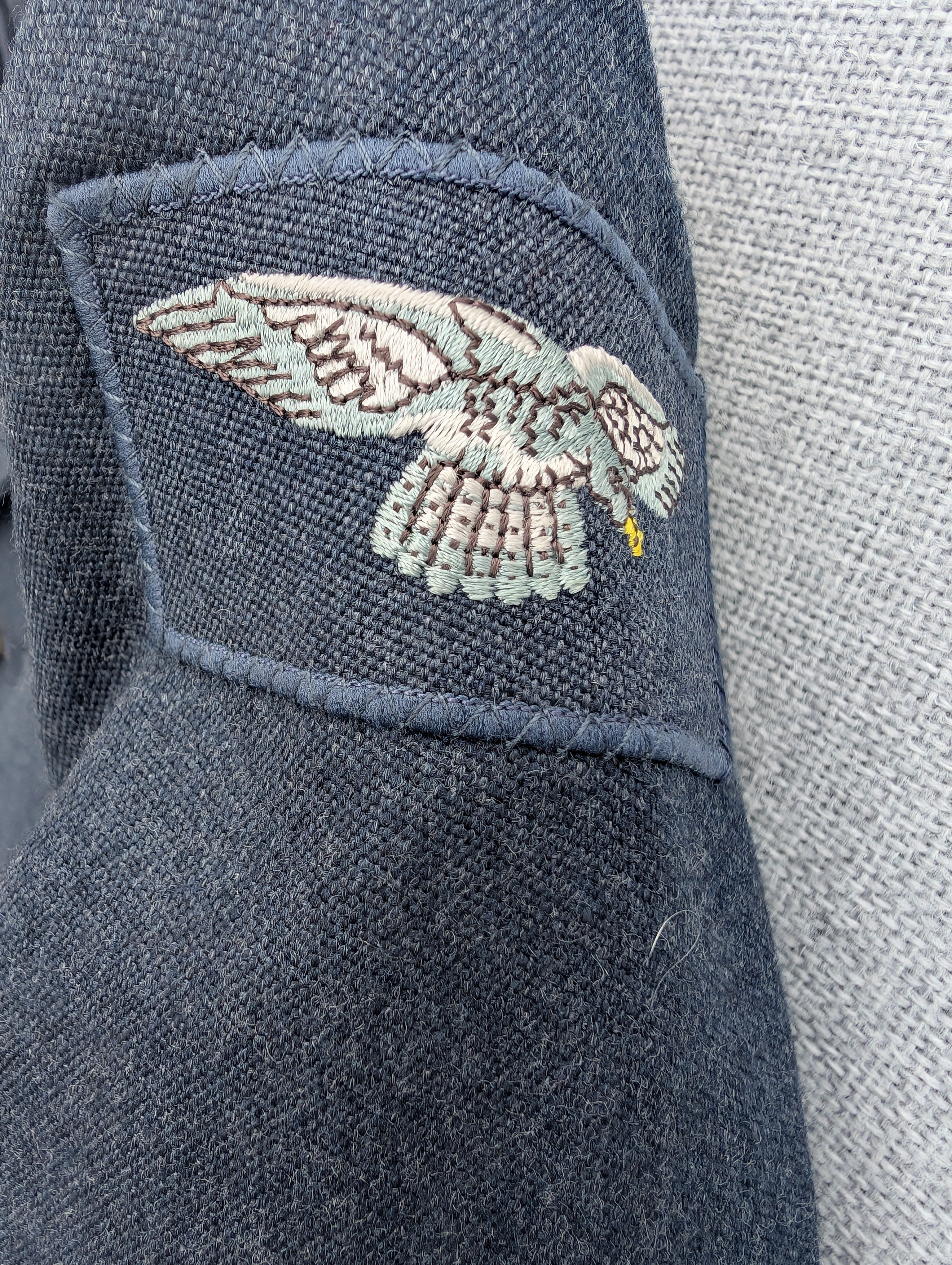 RAF No1 SD Uniform Jacket shoulders with close p view o the RAF Eagles