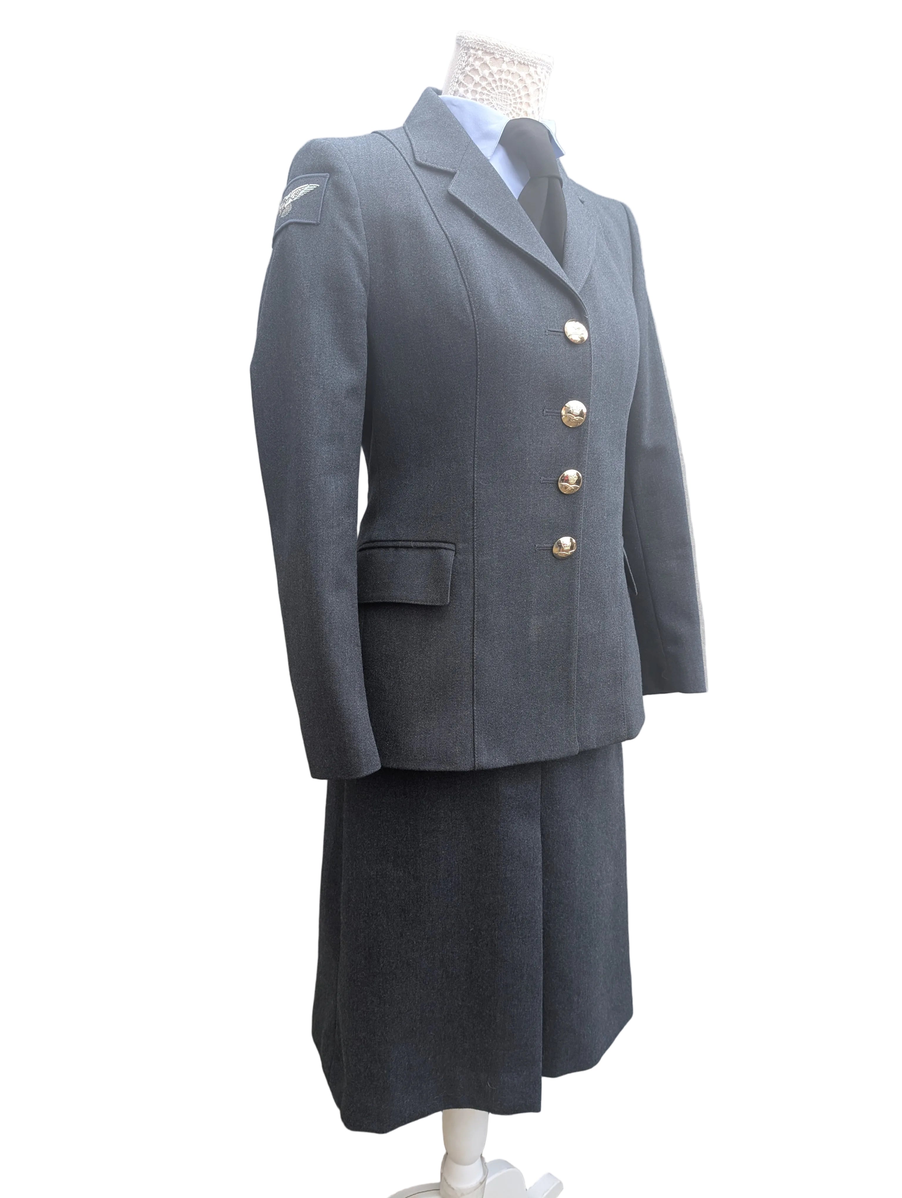 UK8 Short 88cm RAF Woman's No1 SD Jacket & Skirt Service Dress Uniform WRAF ( our ref W365 )