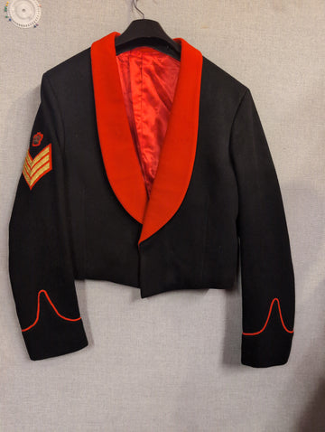 38" Short Royal Army Ordnance Corps (RAOC) Mess Dress Uniform Jacket NCO (our ref G161)