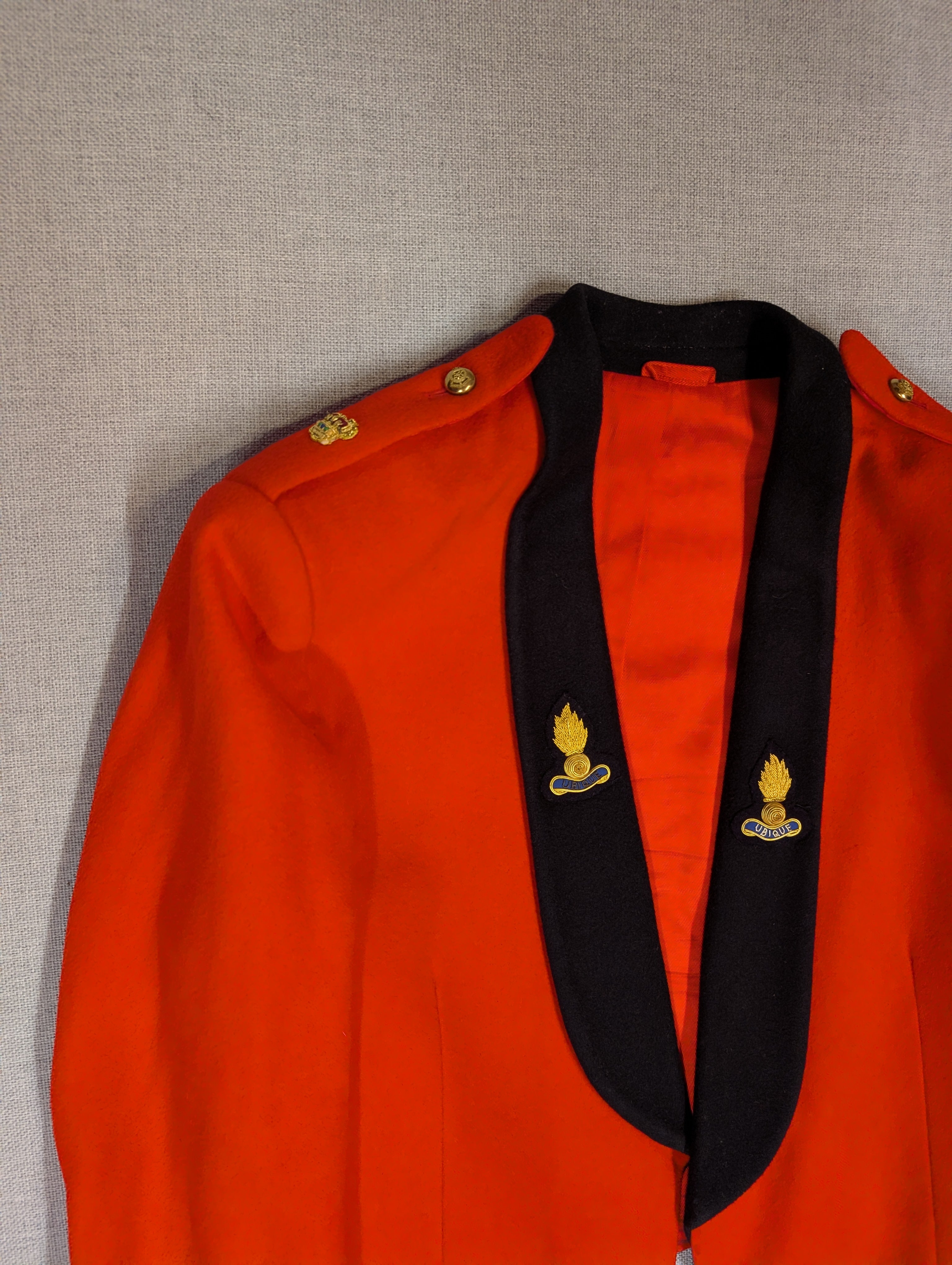44" Short Royal Engineers Mess Dress Uniform Jacket  No.10 ( our ref G138 )