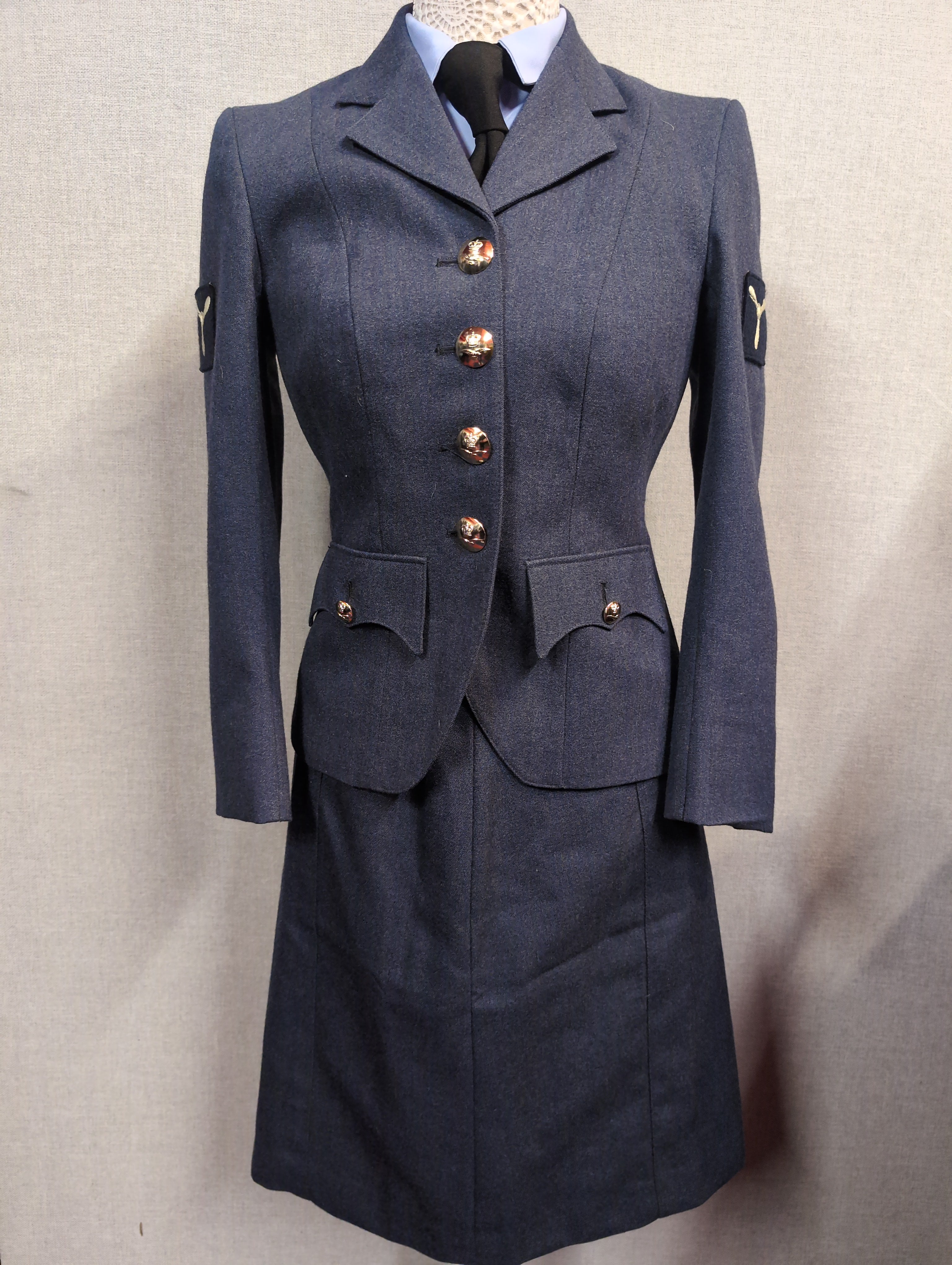WRAF No.1 Uniform Jacket & Skirt UK Size 6 to 8 ( our ref OR62 )