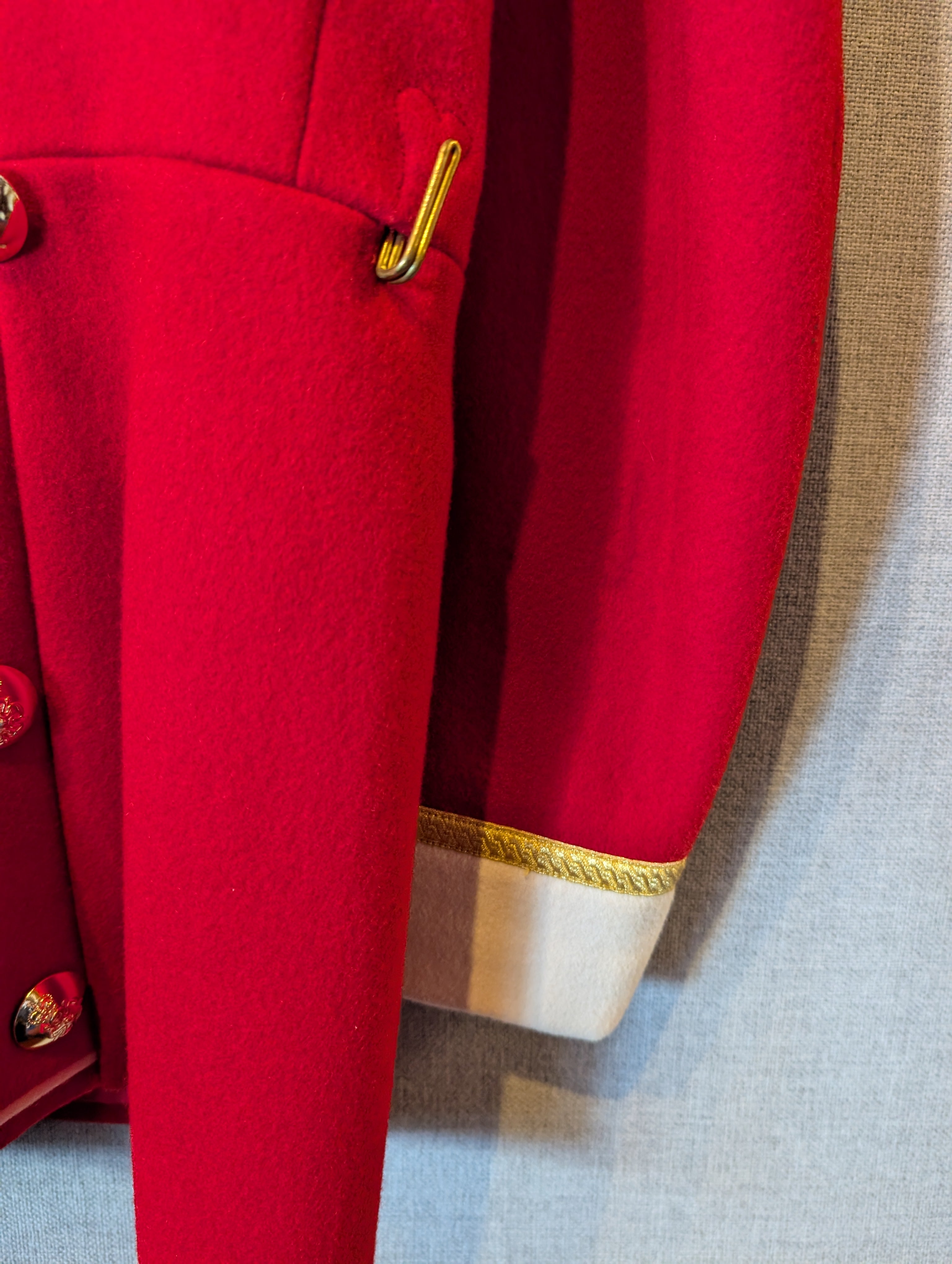 A King's Division bandsman's ceremonial tunic. Scarlet Melton wool with white facings and white piping, WO2 rank, bandsman's insignia. our ref G83