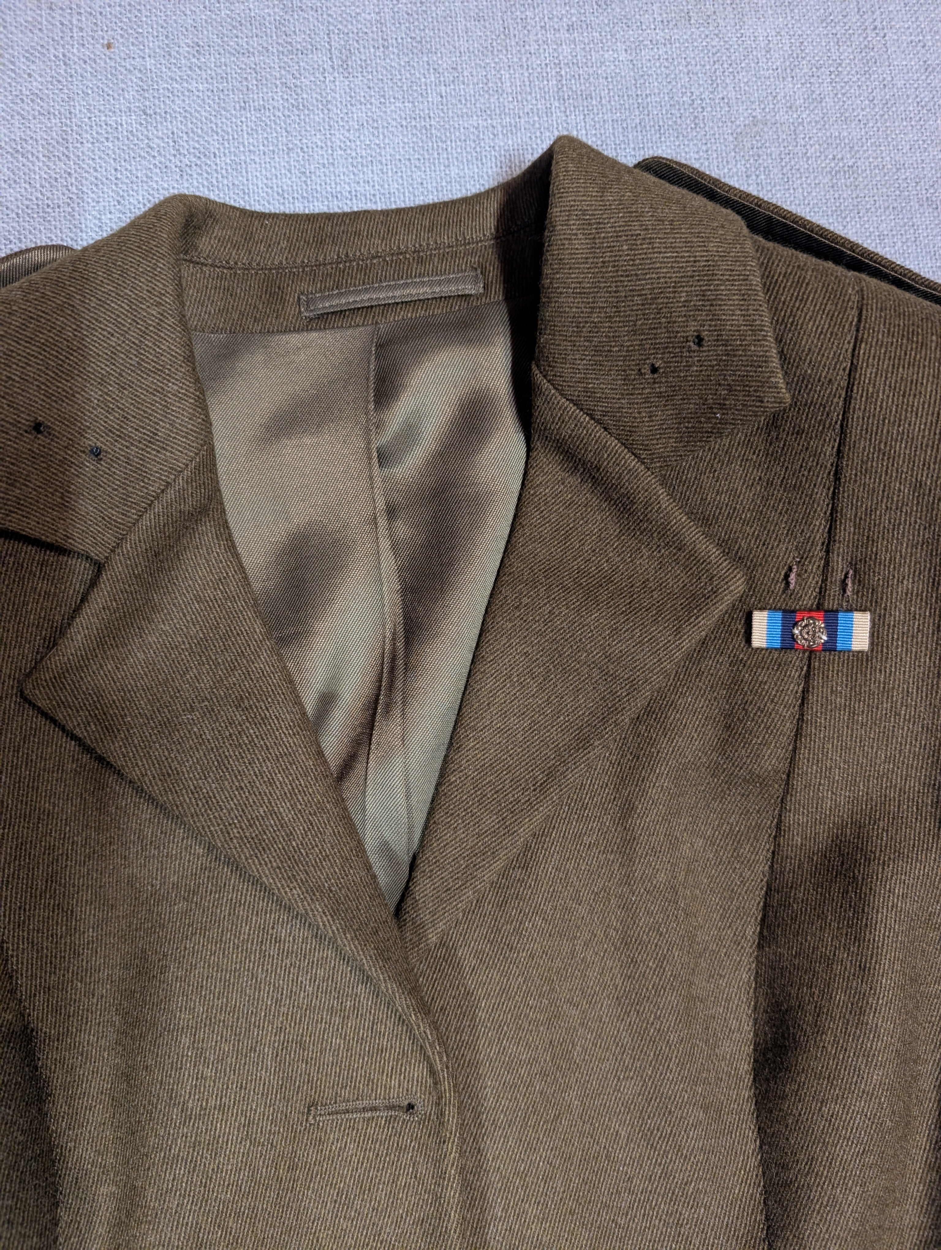 1980s Pattern British Army Officers No2 Service Dress Uniform Jacket with hols for collar badges and Medal Ribbon