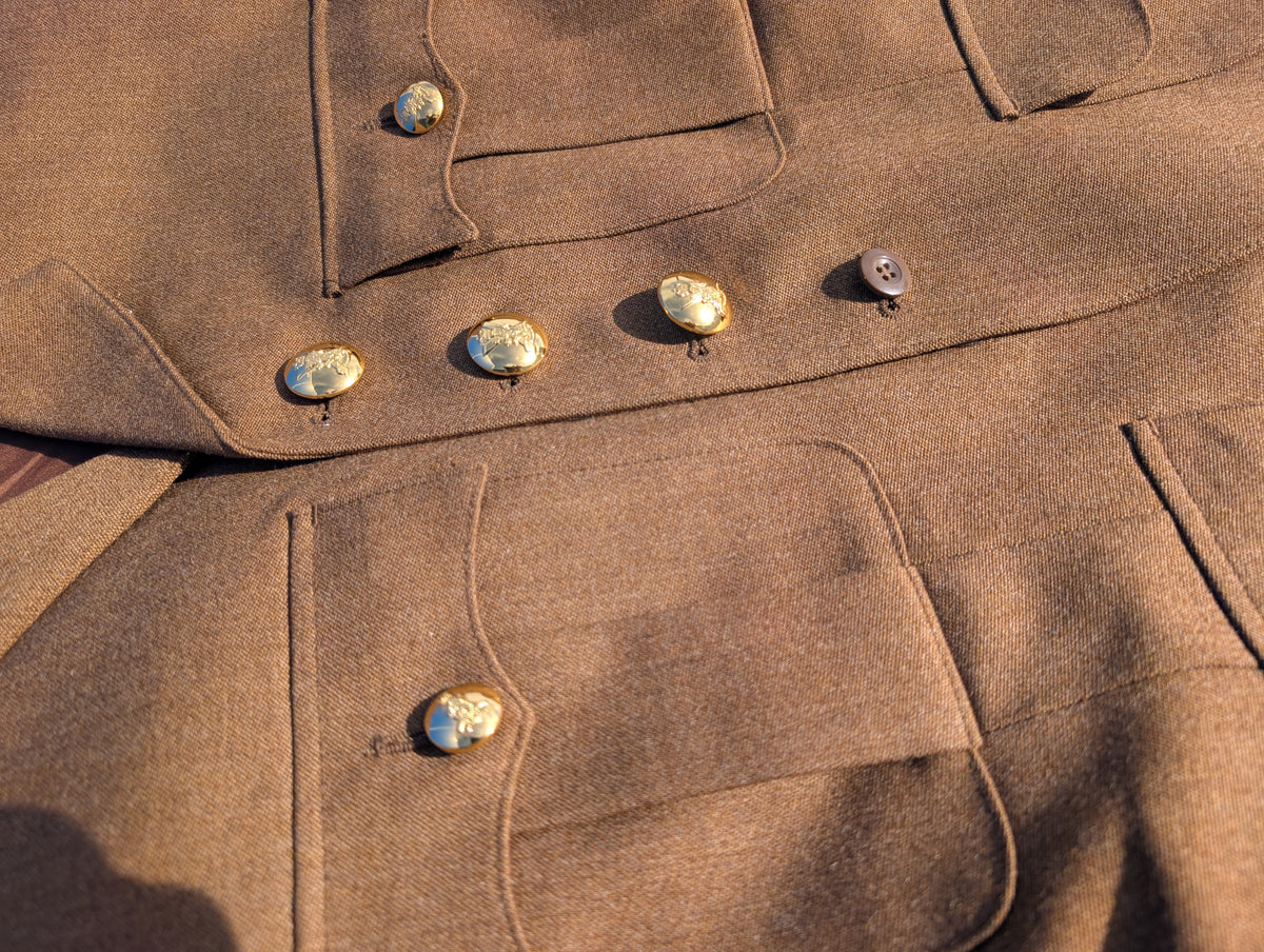 photo of buttons on a Royal Regiment of Scotland No2 Uniform Jacket | RRS Kilt Cut Pattern