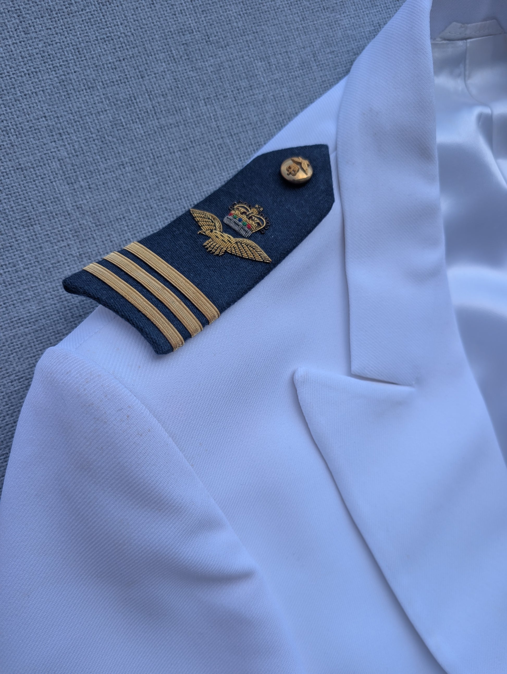 RAF No8 Mess Dress Uniform Warm Weather / Regions White Wing Commander Wg Cdr Epauletes