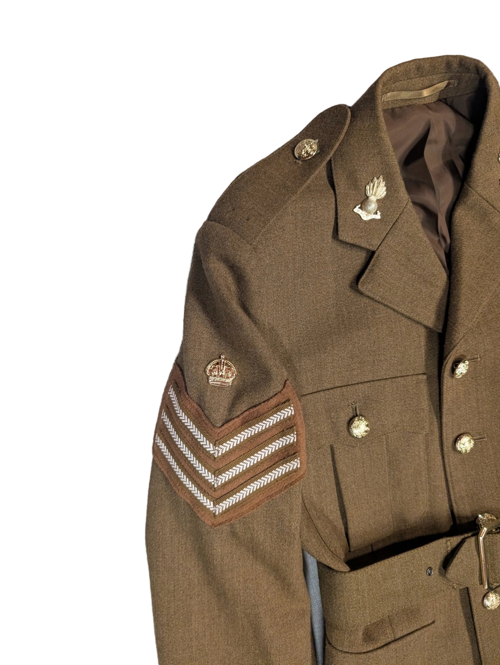 Close up photo of British Army No.2 Uniform Jacket Goodwood Revival Colour Sergeant Rank on arm with Royal Artillery Collar Badges